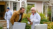 Hauptkommissar Lars P&ouml;hlmann (Dominic Boeer, l.) ist erst einmal auf sich alleine gestellt. Die Kriminaltechnikerin Roswitha Prinzler (Silke Matthias, r.) hat die Tatwaffe schnell ausfindig gemacht; Anna Stade wurde mit der Figur von Demeter erschlagen.