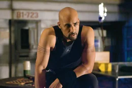 Nicht mehr lange k&ouml;nnen Luther (Boris Kodjoe) und die anderen in dem Gef&auml;ngnis &uuml;berleben, denn weitere Untote haben den Kampf aufgenommen ...