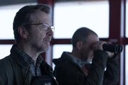 Die Polizisten Ignace (Lucas Van den Eynde, l.) und Marc Gevers (Robbie Cleiren) beobachten den von langer Hand geplanten Drogendeal mit Ferry Bouman. Wird er ihnen endlich in die Falle tappen? Die Polizisten Ignace (Lucas Van den Eynde, l.) und Marc Gevers (Robbie Cleiren) beobachten den von langer Hand geplanten Drogendeal mit Ferry Bouman. Wird er ihnen endlich in die Falle tappen?