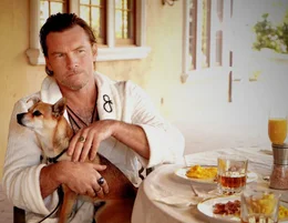 Der kriminelle Pferdez&uuml;chter Jack (Sam Worthington) will den geflohenen Sam in seine F&auml;nge bekommen, da Sams, von Jack ermordeter, Vater den Zugang zu einem Geldkonto auf Sams Tablet versteckt hat.