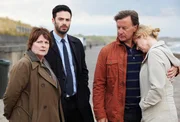 (v.l.n.r.) Vera Stanhope (Brenda Blethyn); Joe Ashworth (David Leon); Noel Underwood (Christopher Villiers); Lorna Underwood (Teresa Banham).