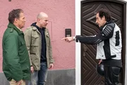 Hubert (Christian Tramitz, l.) und Staller (Helmfried von L&uuml;ttichau, r.) befragen Mike Holstner (Martin Laue, M.).