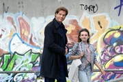 Caspar Bergmann (Thomas Heinze) macht die Tochter des Opfers Leni Fuchs (Evelin Schwarz) ausfindig und bringt ihr die schreckliche Nachricht so schonend wie m&ouml;glich bei.