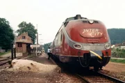 Intercity in Siersburg: 1979 war der ehemalige Intercity/TEE-Zug VT 6001009/601/006 anl&auml;sslich der Dillinger Schnuppertage im Niedtal unterwegs.