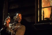 W&auml;hrend seiner Ermittlungen ger&auml;t Easy (Denzel Washington) in gro&szlig;e Gefahr.
