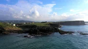 NDR Fernsehen L&Atilde;&bdquo;NDER - MENSCHEN - ABENTEUER, "Spaniens gr&Atilde;&frac14;ner Norden - Mit dem Zug entlang der Costa Verde", am Donnerstag (13.01.22) um 20:15 Uhr. "Costa Verde" &acirc;&euro;&ldquo; die gr&Atilde;&frac14;ne K&Atilde;&frac14;ste Nordspaniens. &Acirc;&copy; NDR/elb motion pictures GmbH/Felix Korfmann, honorarfrei - Verwendung gem&Atilde;&curren;&Atilde;&Yuml; der AGB im engen inhaltlichen, redaktionellen Zusammenhang mit genannter NDR-Sendung bei Nennung "Bild: NDR/elb motion pictures GmbH/Felix Korfmann" (S2). NDR Presse und Information/Fotoredaktion, Tel: 040/4156-2306 oder -2305, pressefoto@ndr.de