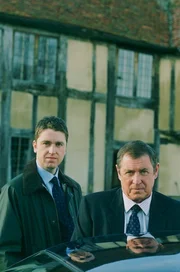 l.: DS Gavin Troy (Daniel Casey), r.: DCI Tom Barnaby (John Nettles)