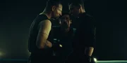 Im Boxring treffen Branko (Dennis Scheuermann, l.) und Ilja (Stipe Erceg, M.) auf Theo (Rick Okon, r.). Noch ahnen sie nicht, wer Theo ist. Ein Kampf auf Leben und Tod beginnt.