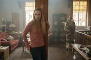 Die Betreuerin der Geh&ouml;rlosen-Wohngruppe Tiziana (Katrin-Mar&eacute;n Enders) hat eine verst&ouml;rende Begegnung mit einer Wasserleiche. Emily nimmt mit Freude wahr, dass dies seine Wirkung nicht verfehlt hat.