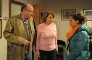 Wenn Braumeister Stadler mit seiner Beschuldigung recht hat, muss Kathi um ihre Lehrstelle f&uuml;rchten. Von links: Stadler (Heinrich Stadler), Rosi Brunner (Brigitte Walbrun) und Katharina Benninger (Carina Dengler).