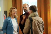 Herr Goiting (Torsten Eikmeier) vom Jugendamt macht es Annette (Annette Frier) und Ingolf (Christoph Maria Herbst) nicht leicht.