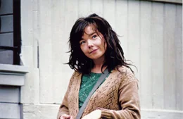 Die junge Fabrikarbeiterin Selma (Bj&ouml;rk) verliert durch eine Krankheit ihr Augenlicht. Da sie ihrem Sohn die Krankheit vererbt hat und ihm eine Operation erm&ouml;glichen will, arbeitet sie viel.