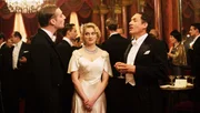 Madeleine Verdier (Nadia Tereszkiewicz, m.), Fernand Palmar&egrave;de (Dany Boon, vorne, r.)