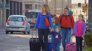 Von Missouri nach Italien: Eine Familie mit vier Kleinkindern verschl&auml;gt es nach Italien - der Familienvater m&ouml;chte hier in eine neue Karriere starten. W&auml;hrend er die historische Stadt Bologna daf&uuml;r ins Auge fasst, w&uuml;nscht sich die Mutter einen Ort, der mehr ihrer Heimat in St. Louis &auml;hnelt. Ob sich die Familie einigen kann?