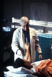 Dr. Mark Sloan (Dick Van Dyke, l.); George Karn (Jeff Allin, r.)