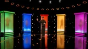 S06E01: Moderator Julian F.M. Stoeckel begleitet die Teilnehmer durch diese abenteuerliche Suche, bei der es darum geht, zu entdecken, wer am Schluss das Herz des Suchenden erobert. S06E01: Moderator Julian F.M. Stoeckel begleitet die Teilnehmer durch diese abenteuerliche Suche, bei der es darum geht, zu entdecken, wer am Schluss das Herz des Suchenden erobert.