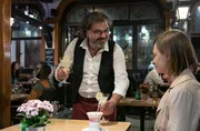 Pietro (Antonio Putignano) und Marie (Katharina Marie Schubert).
