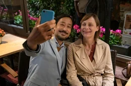 Tanaka (Ill-Young Kim) und Marie (Katharina Marie Schubert).