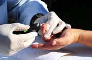 Arzt, Blutzuckertest, Diabetes