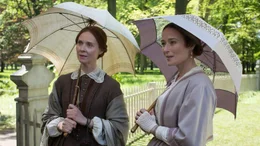 v.l.n.r. Emily Dickinson (Cynthia Nixon) und Vinnie Dickinson (Jennifer Ehle).; ONE A QUIET PASSION, "Das Leben der Emily Dickinson", am Dienstag (15.10.24) um 22:05 Uhr. v.l.n.r. Emily Dickinson (Cynthia Nixon) und Vinnie Dickinson (Jennifer Ehle). &copy; WDR/OneGate Media Gmbh, honorarfrei - Verwendung gem&auml;&szlig; der AGB im engen inhaltlichen, redaktionellen Zusammenhang mit genannter Sendung bei Nennung "Bild: WDR/OneGate Media Gmbh" (S2+). WDR Kommunikation/Redaktion Bild, K&ouml;ln, Tel: 0221/220 -7132 oder -7133, Fax: -777132, bildkommunikation@wdr.de
