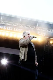 Herbert Gr&ouml;nemeyer bei seinem fulminanten Livekonzert "Das ist los" auf Schalke.