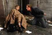 Bangen um ihr Leben: Paule (Wanda Worch, l.) und Tom (Patrick Kalupa, r.) ...