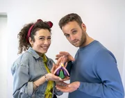 Vagina, Vulva, Klitoris, wer sich mit dem Aufbau auskennt, hat vielen etwas voraus. Aber wie kommt es, dass so viele die weibliche Anatomie nicht kennen. Leon Windscheid und Leila Lowfire gehen zusammen auf Spurensuche.