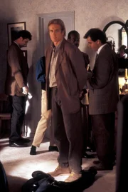 Steve Sloan (Barry Van Dyke )