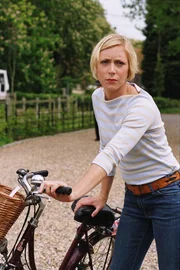 Ohne es zu wissen, ist Cully (Laura Howard) in gro&szlig;er Gefahr.