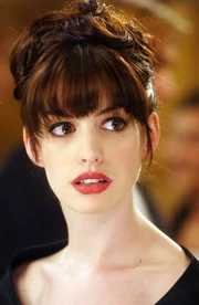 Andy (Anne Hathaway)
