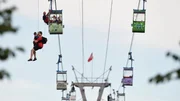 B&uuml;rokaufmann, KraftfahrzeugmechanikerIn oder Industriekauffrau, das sind die beliebtesten Ausbildungsberufe in NRW. Auf unserer Reise durch Unseren Westen lernen wir Menschen kennen, die etwas ungew&ouml;hnlicheren Berufen nachgehen. Wie zum Beispiel H&ouml;henretter - (Archivfoto, K&ouml;ln am 30.07.2017, Rettung der Fahrg&auml;ste aus den Gondeln).