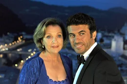 Julia (Gila Von Weitershausen), Alexander (Mike Galeli).