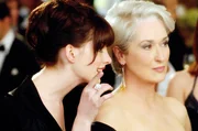 L - R: Anne Hathaway (Andy Sachs), Meryl Streep (Miranda Priestly).