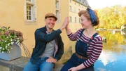 Oli P. und Victoria freuen sich &uuml;ber einen erfolgreichen Tag auf der Burg.