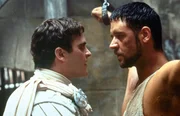 (v.li.): Commodus (Joaquin Phoenix), Maximus (Russell Crowe)