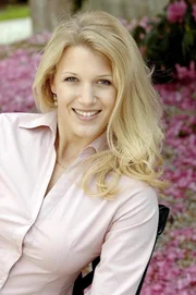 Eva-Maria Grein (Sandra Harrison).