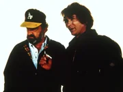 Mark (Victor French, l.) und Jonathan (Michael Landon, r.) wollen Harvey helfen, dessen Enkel Adam ins heim gebracht werden soll ...