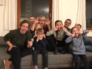 Checker Tobi (links) und Familie Lindauer.