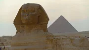 Unter dem Sand der Wüste Ägyptens liegen bis heute unerforschte Gräber. Unter dem Sand der Wüste Ägyptens liegen bis heute unerforschte Gräber.