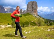 Ivo Rabanser (Bergf&uuml;hrer) in den Dolomiten bei der Besteigung des Cinqe Torri.