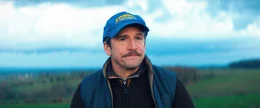 Pierre Jarjeau (Guillaume Canet) denkt &uuml;ber eine Investition in ein neues Geb&auml;ude nach.