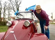 &bdquo;maintower Hessenscamper&ldquo; Friso Richter mit seinem Messerschmitt-Kabinenroller &bdquo;Schmitti&ldquo; auf Tour von Nord- nach S&uuml;dhessen und noch mal von Ost nach West.
