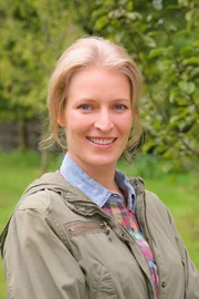 Sandra Holzinger (Stefanie von Poser).