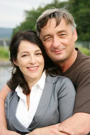 Im Bild: Valerie (Julia Cencig), Andreas Vit&aacute;sek (Andreas Vitasek).