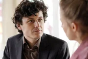 Manuel Rubey (Gruber), Bernadette Heerwagen (Sarah).