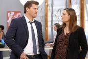 Seeley Booth (David Boreanaz, l.); Temperance Brennan (Emily Deschanel, r.)