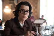 Die KGB-Offizierin Olga (Helen Mirren) ist anfangs skeptisch, ob sich Anna als Agentin beweisen kann.