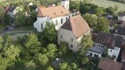 Das Pfarrhaus in Kitzingen-Hoheim ist die Heimat f&uuml;r eine Kolonie Grauer Langohren, eine Langohrfledermaus-Art.