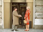 Sandra (Saskia Vester) hat sich gerade von ihrem Mann Rainer Maria (Elmar Wepper) scheiden lassen.
