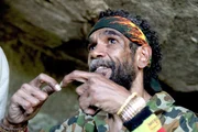 Der Stammes&auml;lteste der Bulwai-Aborigines Willie Brim hat J&uuml;rgen Steiner einige bislang unbekannte Felsmalereien gezeigt.